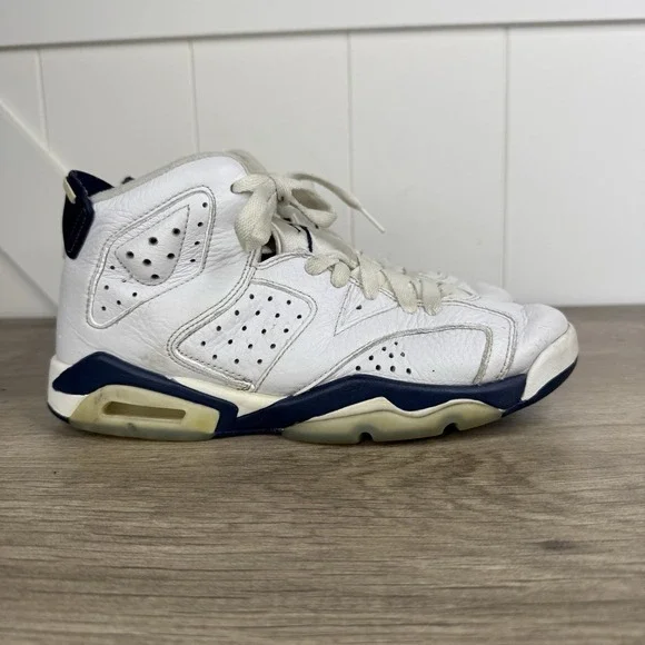 Nike Air Jordan 6 Retro Midnight Navy 384665-141‎ Size 6Y