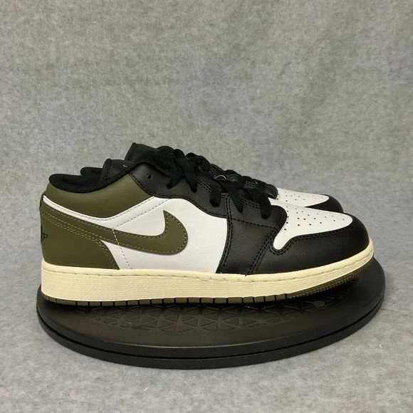 Air Jordan 1 Low Black Toe Medium Olive Grade School 553560-092 Size 6.5