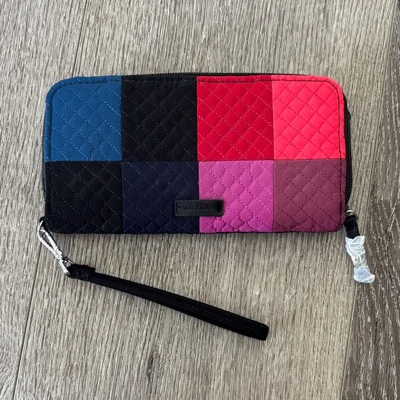 Vera Bradley Iconic RFID Accordion Wristlet - “Winter Patchwork” design - NWT