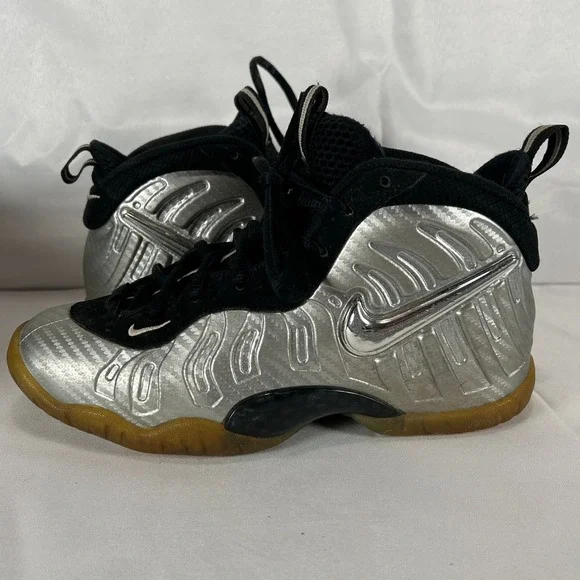Nike Air Foamposite Pro GS Silver Surfer Metallic Black Gum 644792-007 Size 4.5Y