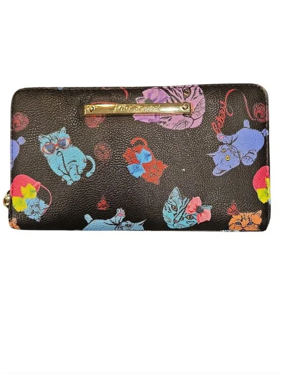 BETSY JOHNSON PEBBLED FAUX LEATHER CAT PRINT WRISTLET/ WALLET . MISSING STRAP.