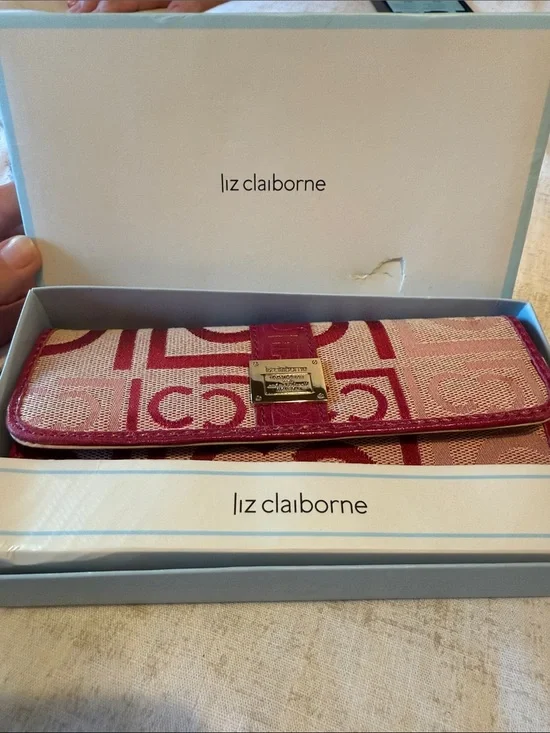 Liz Claiborne Pink and Cream Signature Continental Wallet