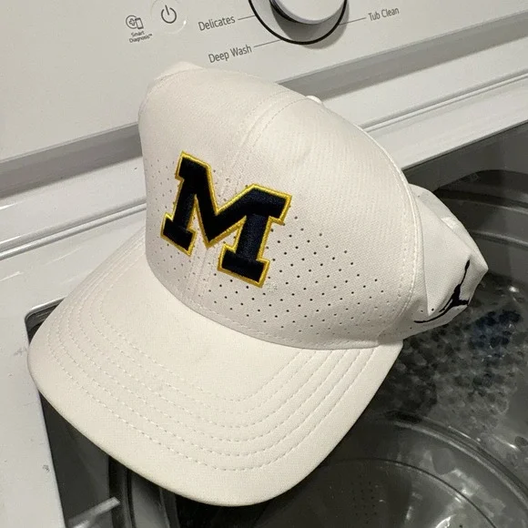 Michigan Wolverines Jordan Dri-Fit Hat Men's L/XL White Performance Cap
