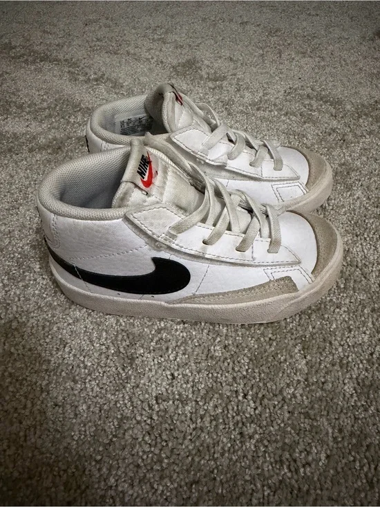 Nike Kids White and Black Mid-Top Sneakers with Red Logo