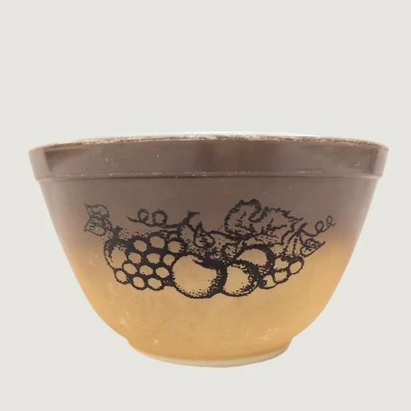 Pyrex #401 1.5 Pint Old Orchard Brown Ombre Fruit Nesting‎ Mixing Bowl Vintage