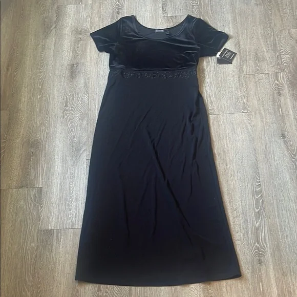 New nwt Liz Claiborne Black Sheath Midi Dress black velvet size large goth