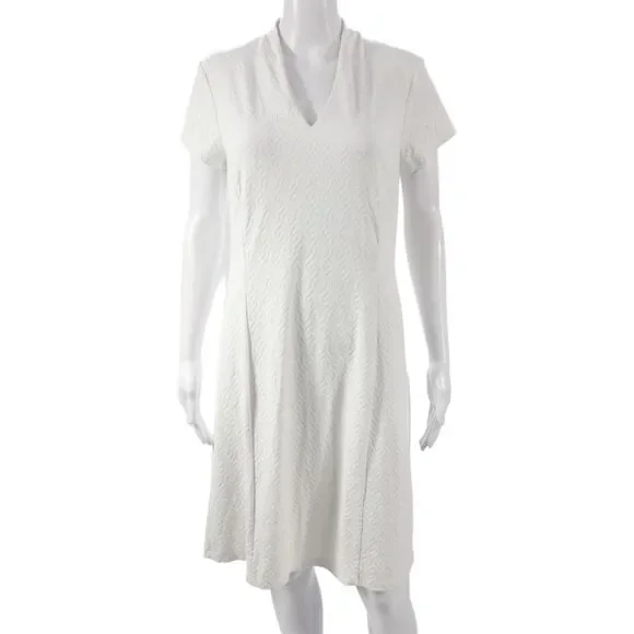 J. Mclaughlin Women Shift Dress White V Neck Short Sleeve Geometric Size M
