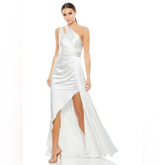 NWT Mac Duggal White One Shoulder‎ Cutout Charmeuse Gown Size 4