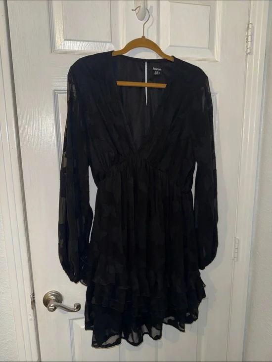 Boohoo Black Sheer V‑Neck Long‑Sleeve Ruffle Dress