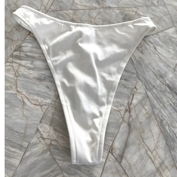 Natori White High Cut Thong Panty Shimmer Satin Finish Style 50362 Small