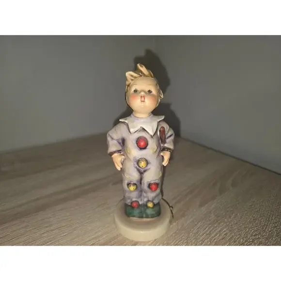 Vintage Hummel Figurine 