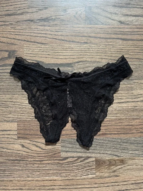 Victoria’s Secret Black Lace Lingerie Crotchless Panty!