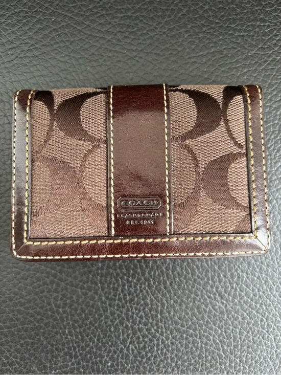 Men's Bag Subcategory Identification