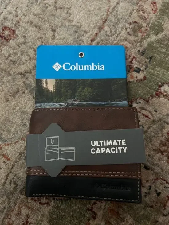Columbia Wallet - Ultra capacity (nwt)
