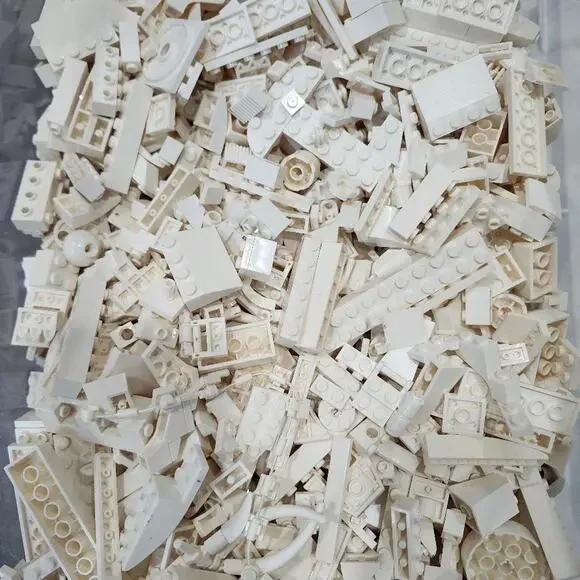 Bulk Lego: White - Sorted, 15oz, Bricks, Flats, Studs, Angles, Baseplate