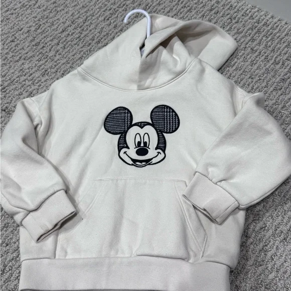 ☀️GAP Kids Cream Hoodie with Mickey Mouse