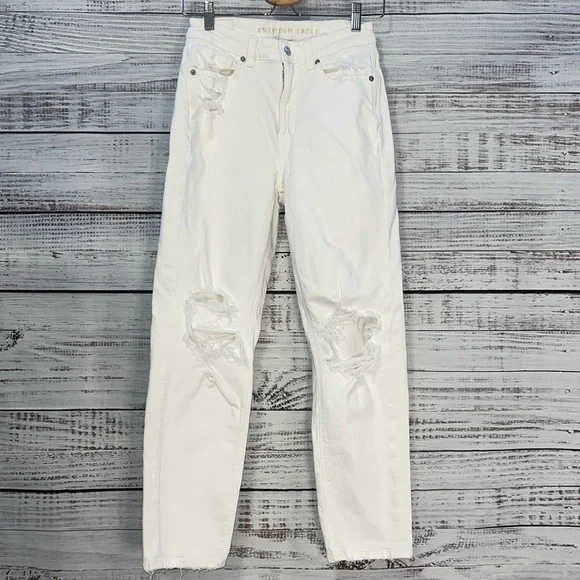 🔥 SALE AMERICAN EAGLE White Distressed Mom Straight Jean Straight Leg Stretch S…