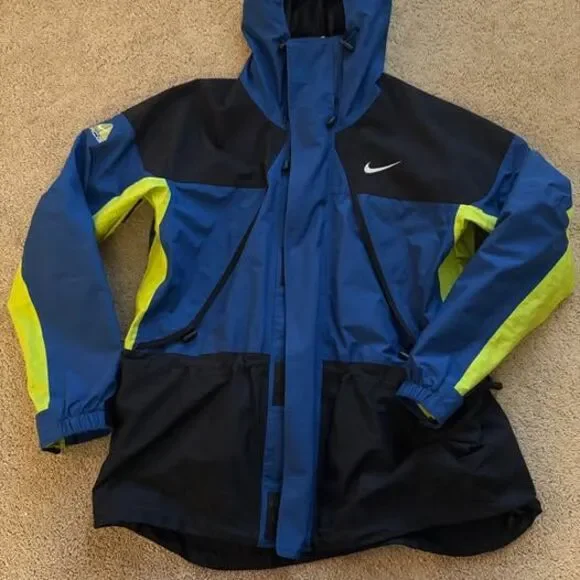 Y2K Nike ACG Men's Jacket Outer Layer 3 Storm Fit -Small