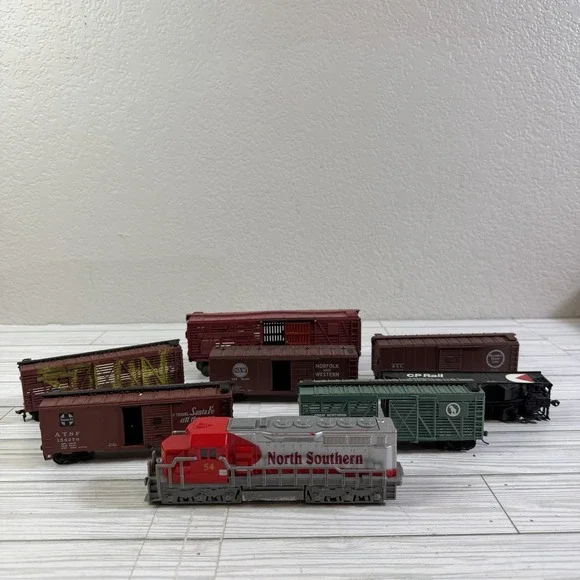 HO Train Box Car (Lot Of 8)