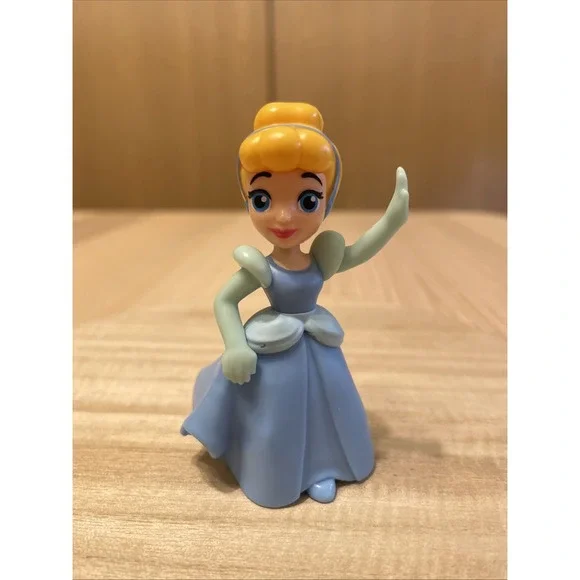 Disney Cinderella Figure 2020 McDonald's Happy Meal Blue Dress 3