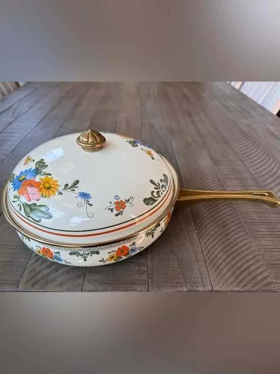 Vintage Villeroy & Boch Floral Farmhouse Enamel Covered Skillet W/Brass Handle