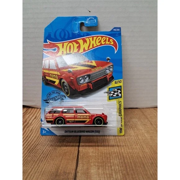 2020 Hot Wheels Speed Graphics Series MOMO 1971 Datsun Bluebird Wagon 510 Red