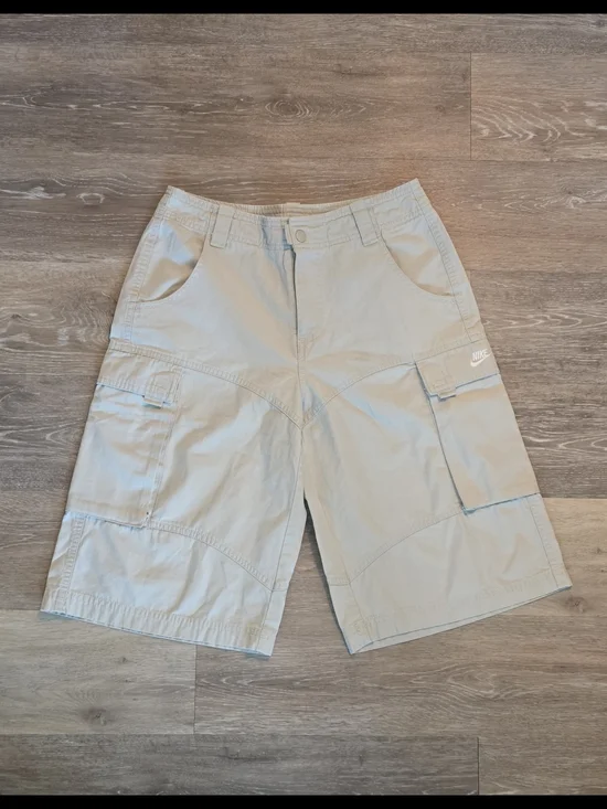 Nike Boy’s Khaki Cargo Shorts Size 14/16