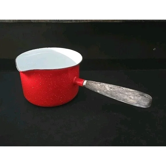 Red w‎ white speckle enamel saucepan / butter warmer w pour spout & wood handle