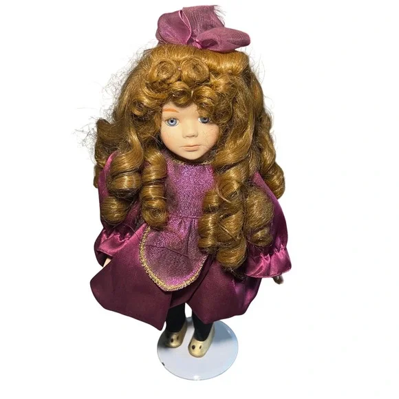 Vintage 80s‎ Collectors Choice DanDee Porcelain Doll Purple Dress Gold Shoes 13