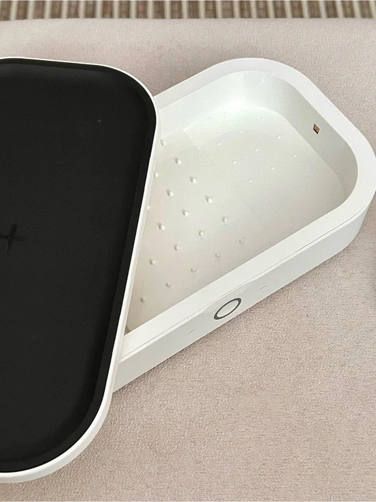 UV Sanitizer / charger cellphones Box - Black & White