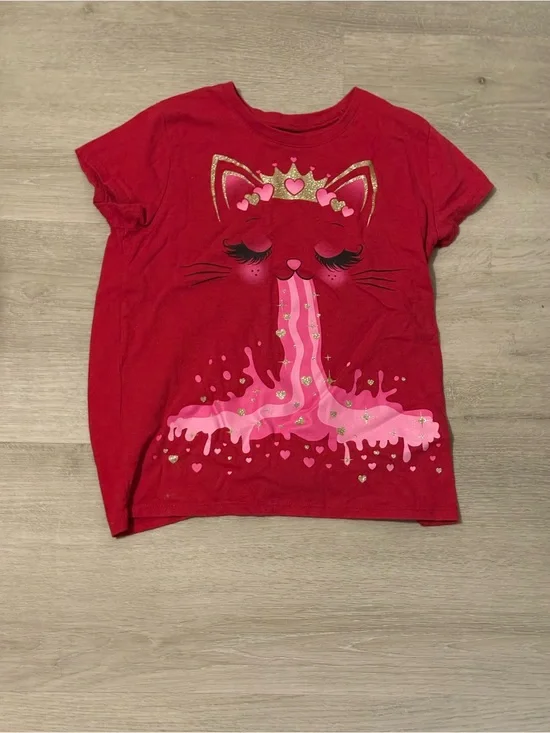 The Children's Place Red Short Sleeve Tee with Pink Cat Pour and Gold Crown