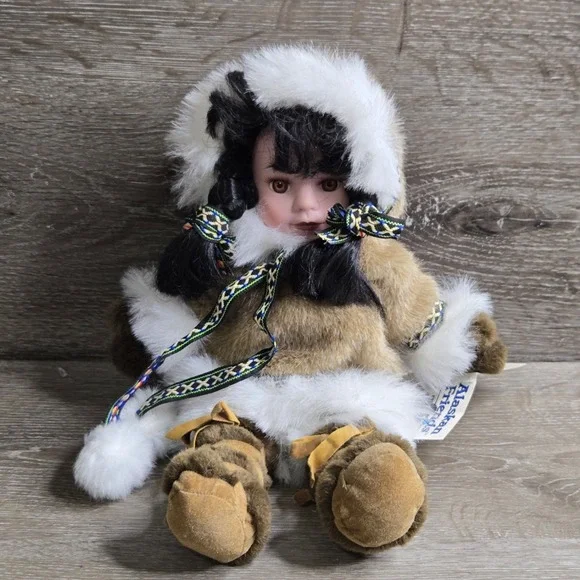 Alaskan Friends Native Style Doll Arctic Circle Enterprises Anchorage Alaska NWT
