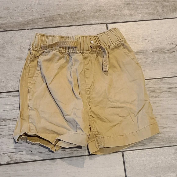 🦔Children's Place khaki shorts🌻