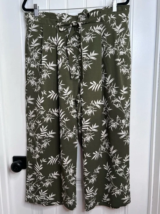Worthington Olive Green Wide-Leg Floral Print Pants with Tie‎ Waist. Size Large.