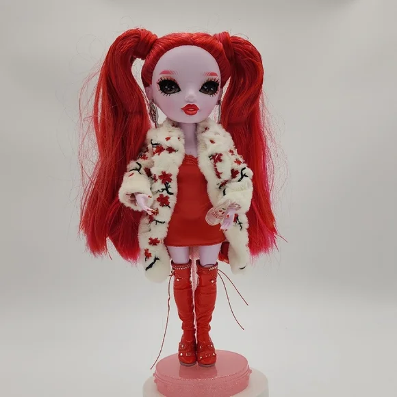 Rainbow/Shadow High Rosie Red Red-Haired Fashion Doll with‎ Floral Coat