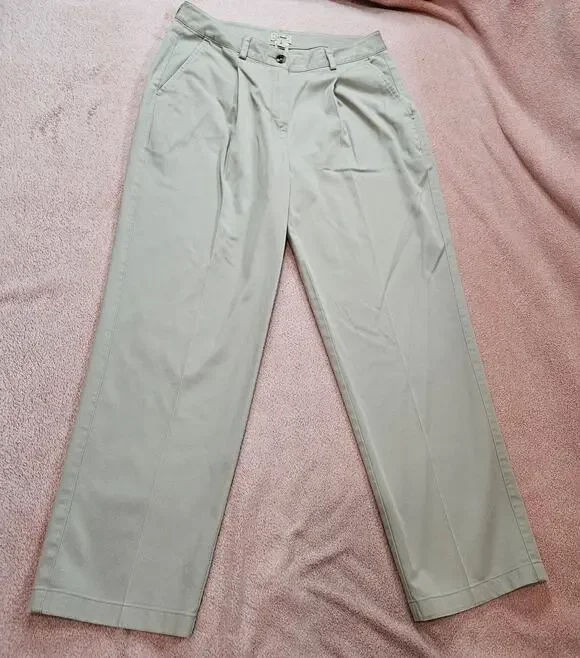 L.L.Bean Women's Pleated Chino Pants Khaki Size 8 Petite