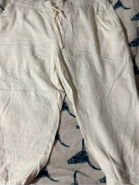 Woman White Drawstring Linen Pants