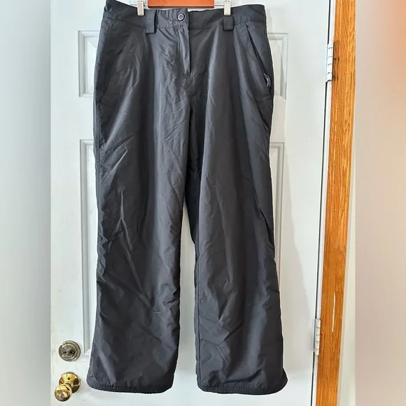 OBERMEYER Women’s Black Insulated Ski pants. Size 12.‎