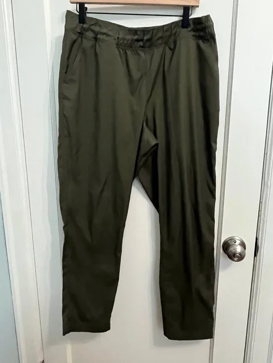 The North Face Women's Olive Green Pull-On Ankle Pants Size L Elastic Waist