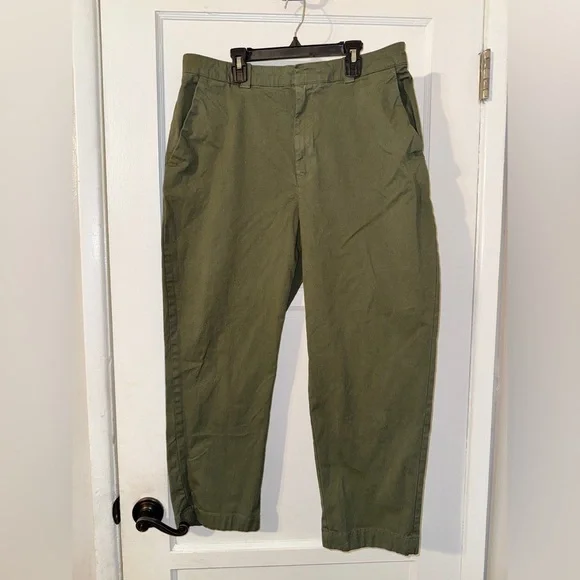 Gap Green Staight leg khaki Pants size 12