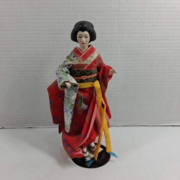 Japanese Geisha Doll Red Silk Floral Kimono Porcelain Face 9.5 Inch Decor