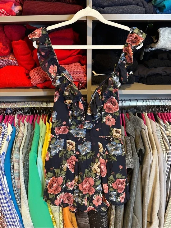 Banjul navy/pink floral back zipper closure elastic strap lined romper size S