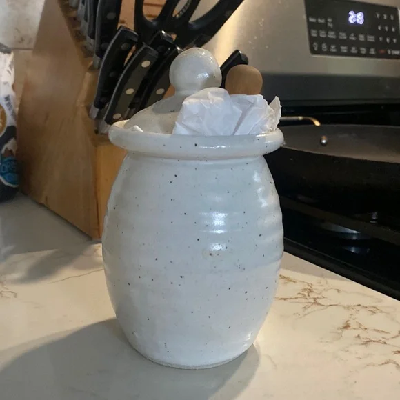 Ceramic Honey Jar with wooden dipper