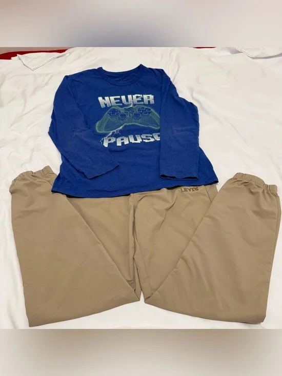 The Children's Place Royal Blue Gamer Tee with Tan Chinos Set