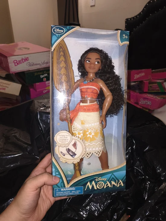 Disney Moana Doll in Orange Top & Cream-Yellow Skirt with Paddle