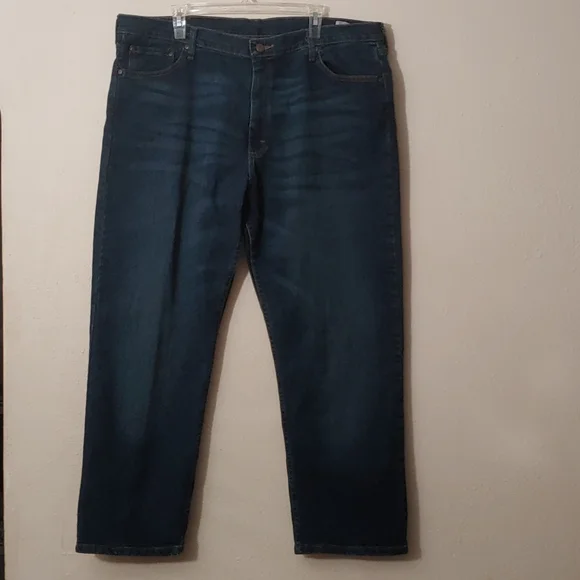 Wrangler Men's Relaxed Fit Straight Leg Jeans