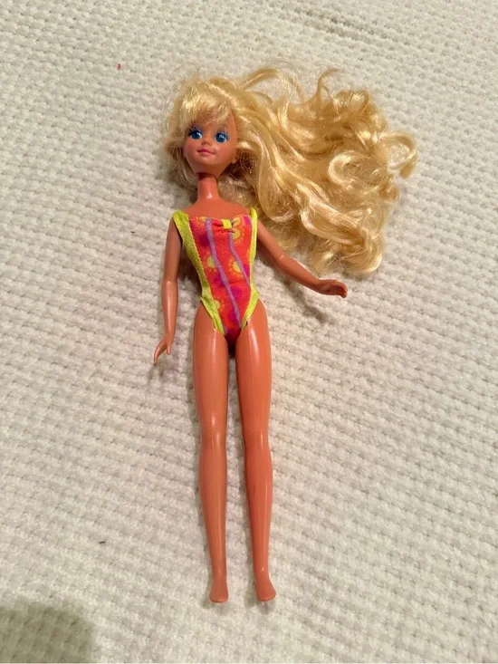 1990 Mattel Hawaiian Fun Skipper Barbie doll