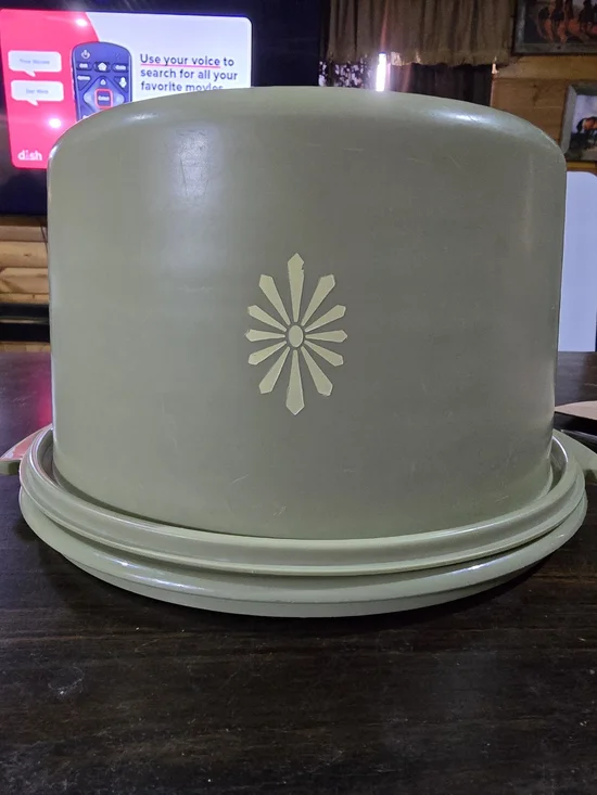 Vntage Tupperware Olive Green Covered Cake Keeper with Decorative Emblem