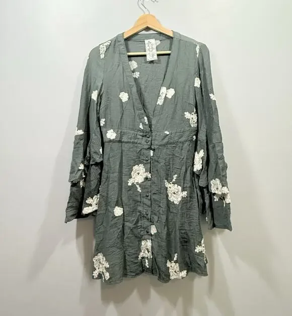 Sadie and Sage Green White Floral Embroidered V-Neck Bell Sleeve Dress