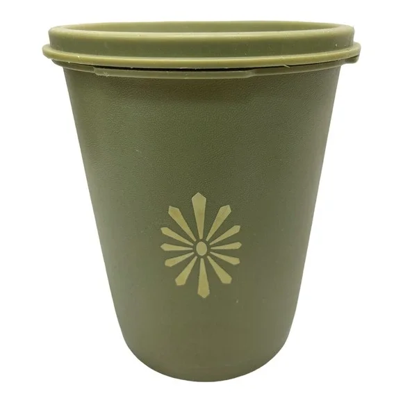 Tupperware Green‎ Storage Container With Lid 811-4 Lid 812-7